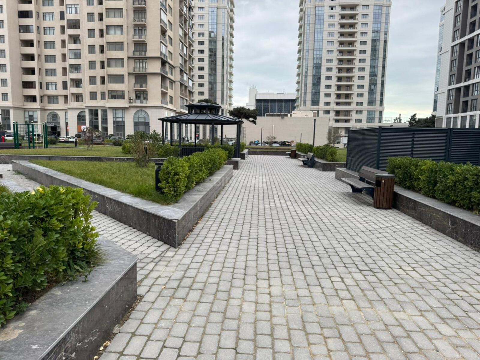 4 otaqlı mənzil satılır, Bakı