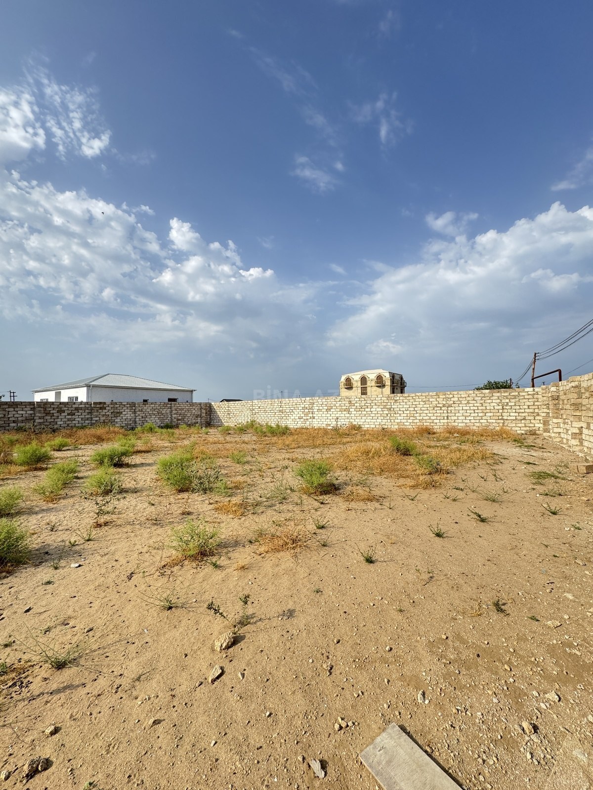 Torpaq satılır, Bakı