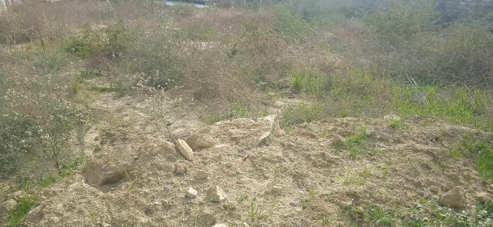 Torpaq satılır, Badamdar, Bakı
