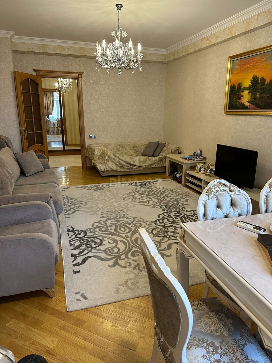 3 otaqlı mənzil kirayə verilir, Bakı