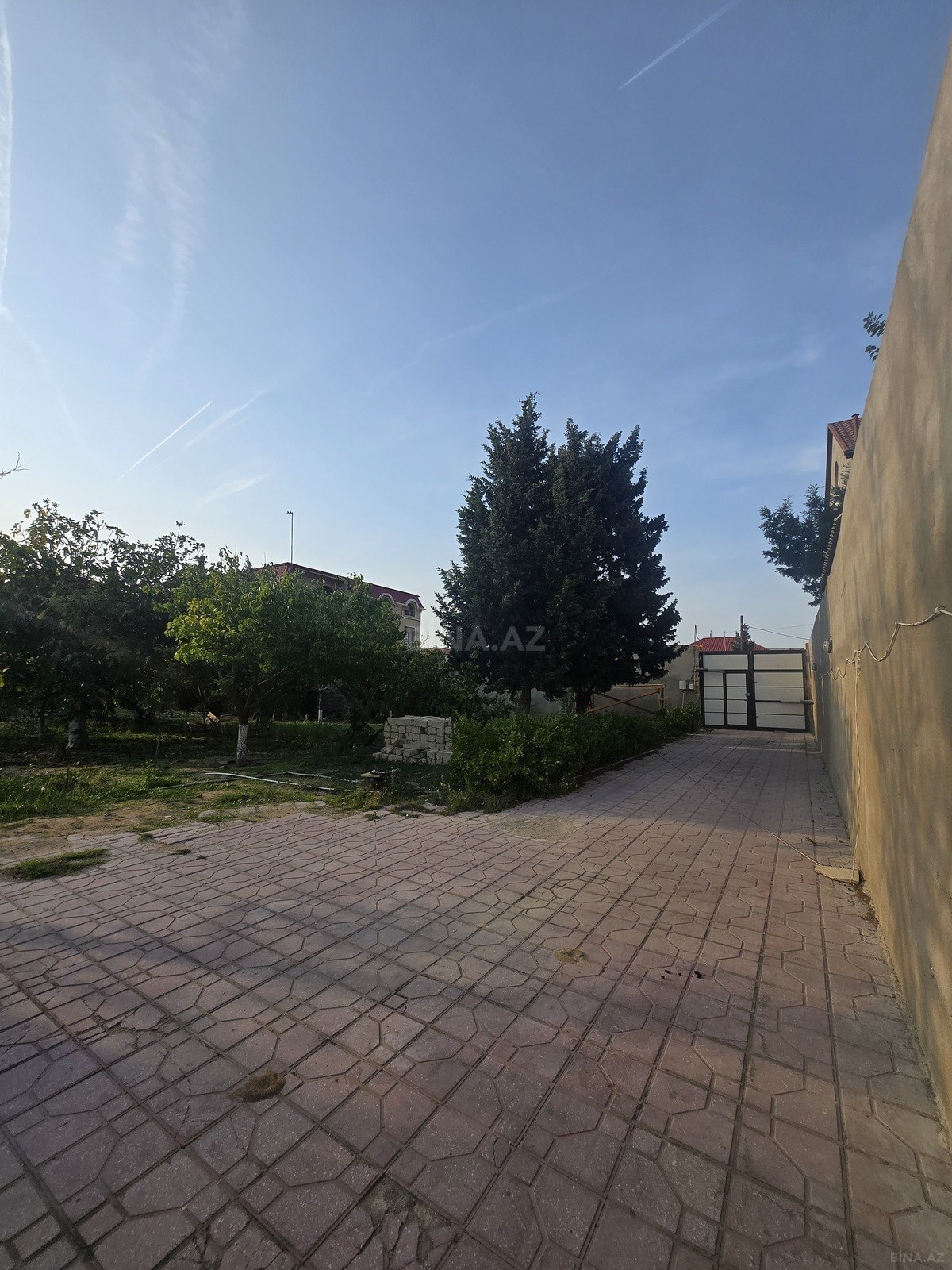 Torpaq satılır, Bilgəh, Bakı
