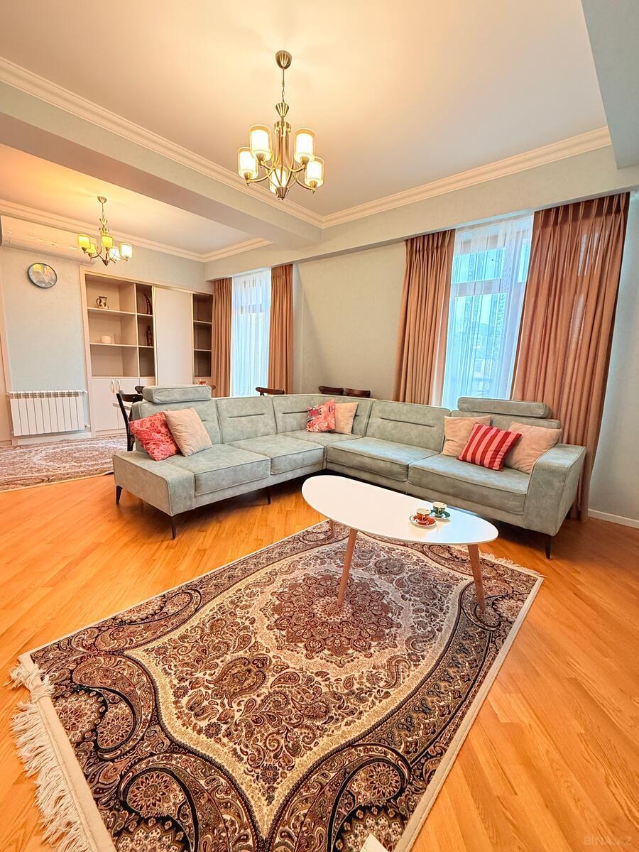 5 otaqlı mənzil kirayə verilir, Ağ şəhər, Bakı