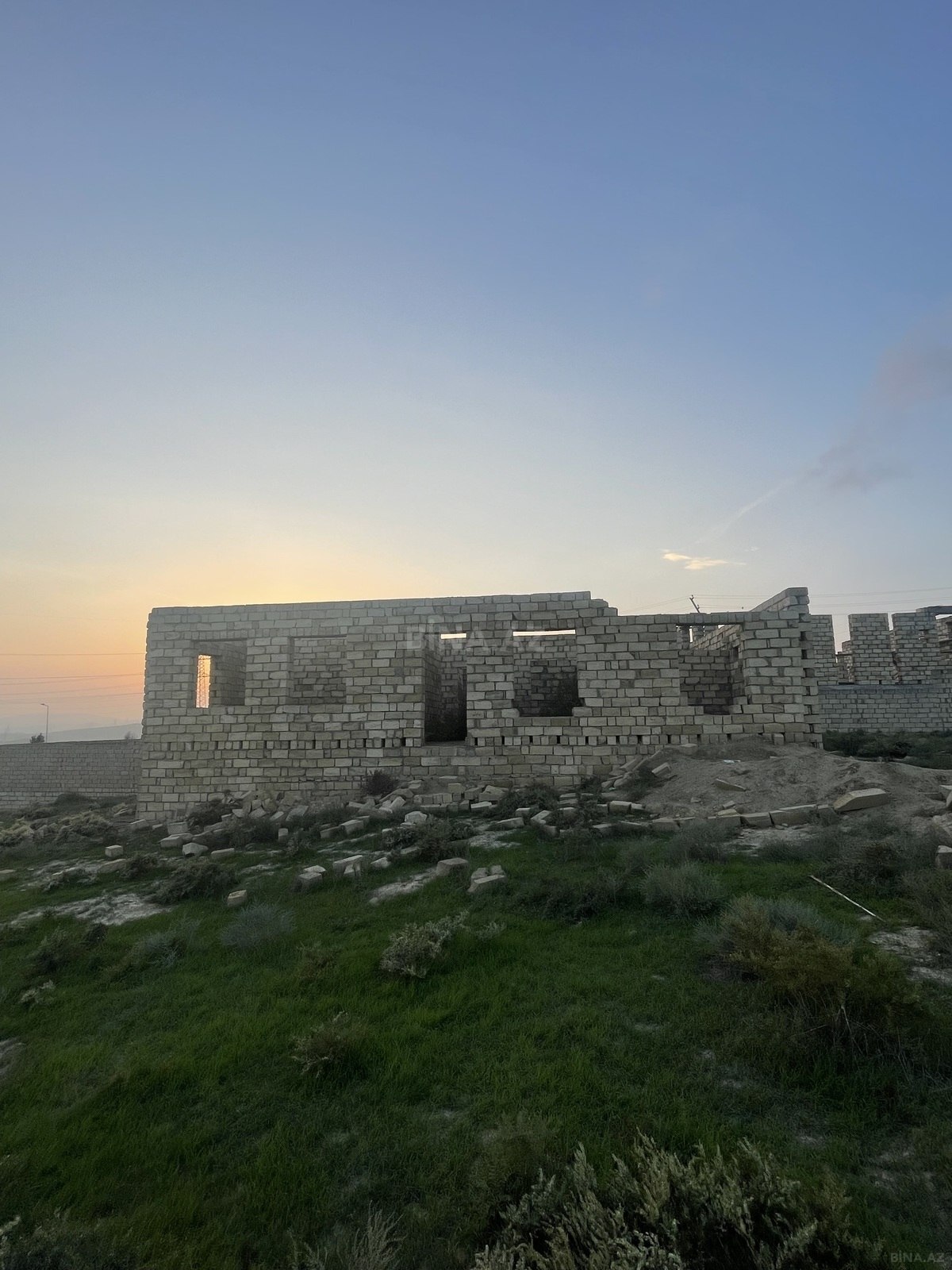 Torpaq satılır, Qobu, Abşeron