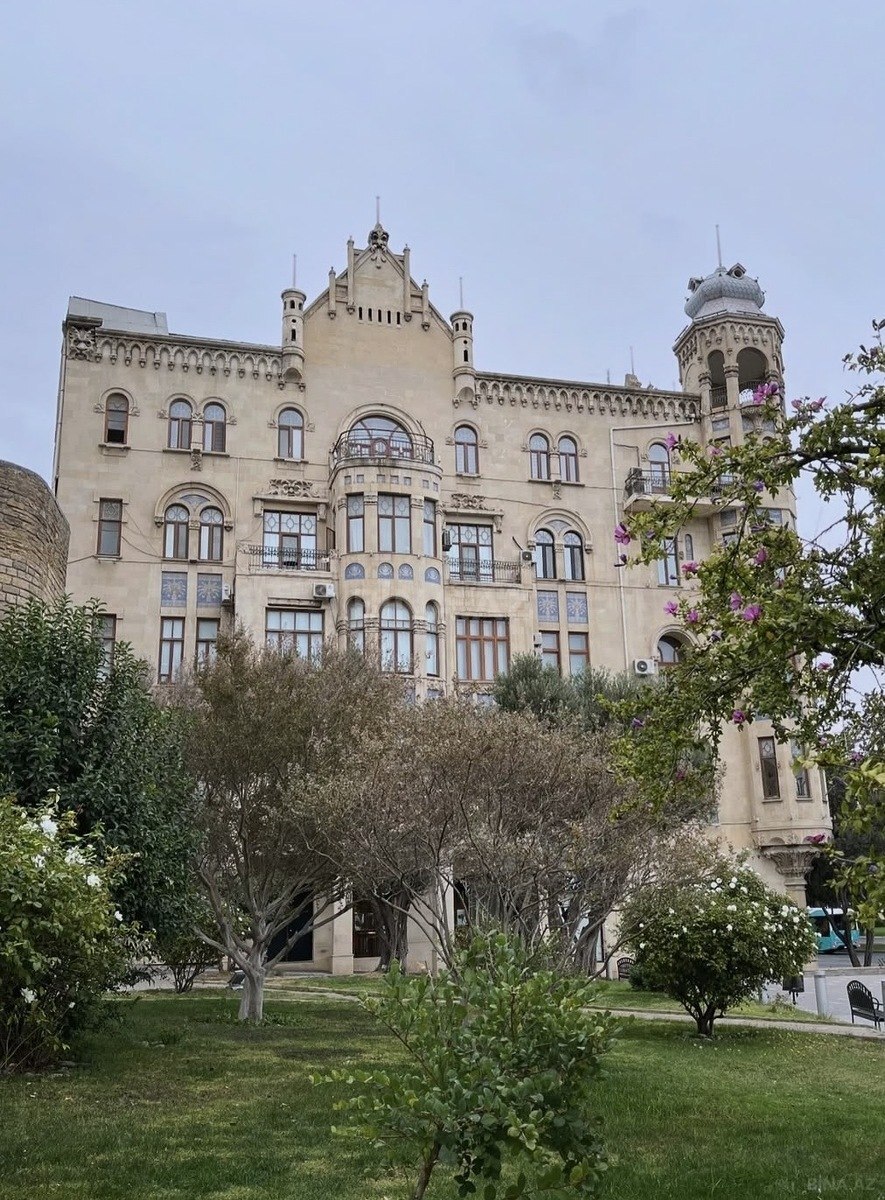 4 otaqlı mənzil kirayə verilir, Bakı