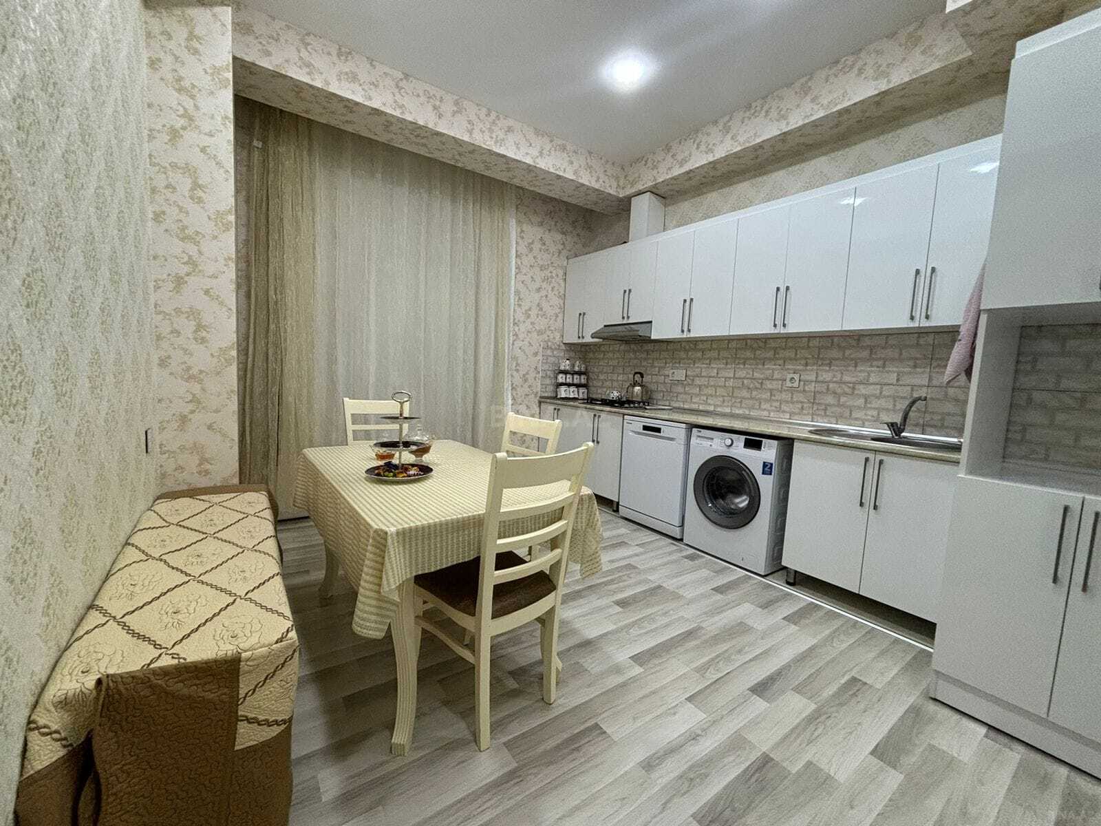 3 otaqlı mənzil satılır, Bakı