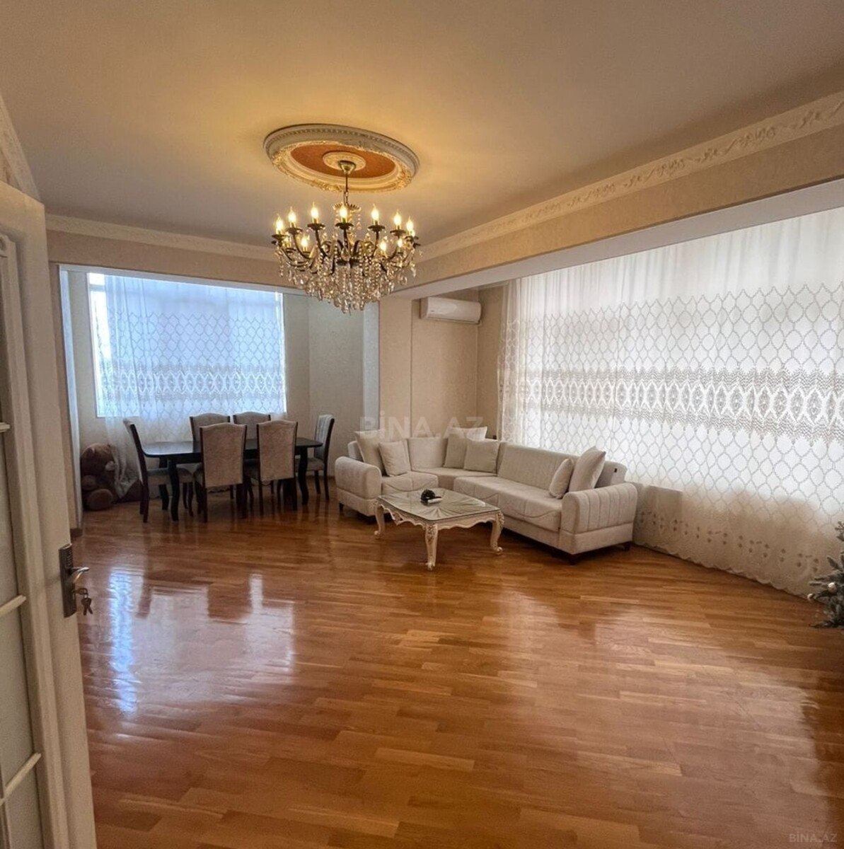 3 otaqlı mənzil kirayə verilir, Bakı