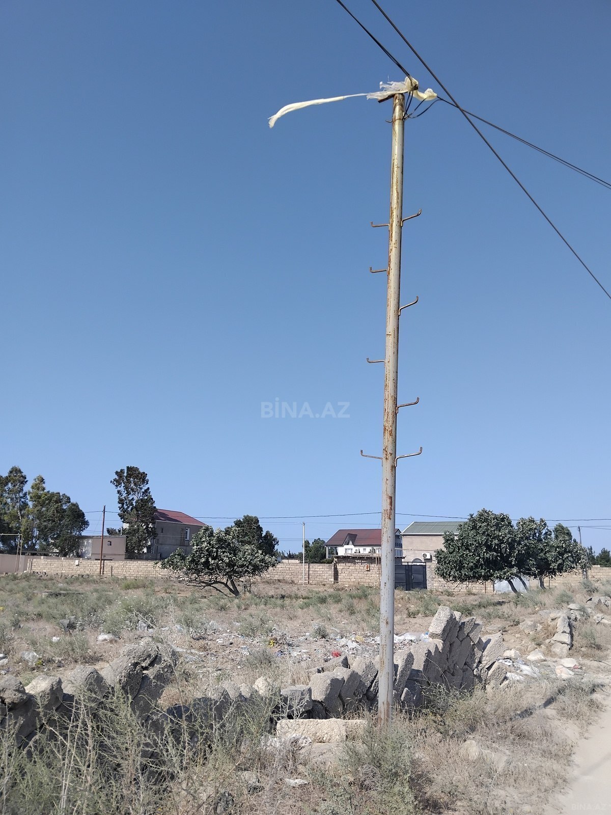 Torpaq satılır, Türkan, Bakı