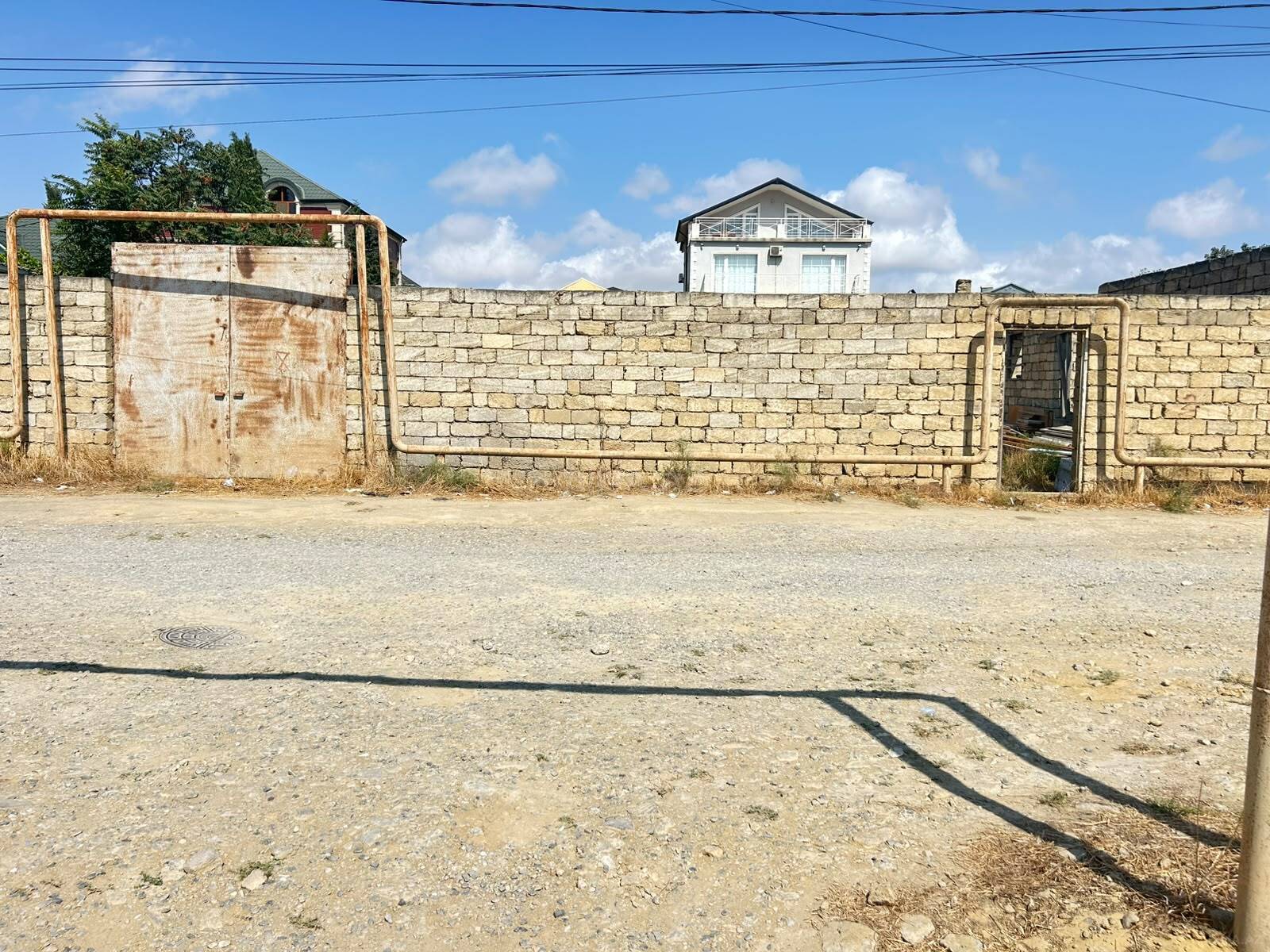 Torpaq satılır, Badamdar, Bakı