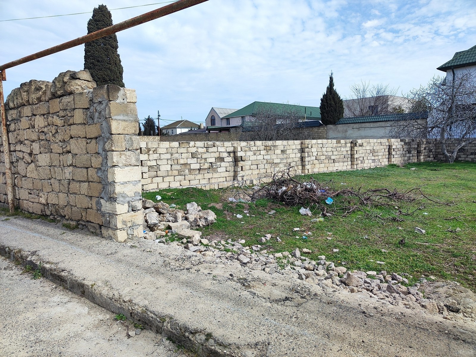 Torpaq satılır, Şüvəlan, Bakı