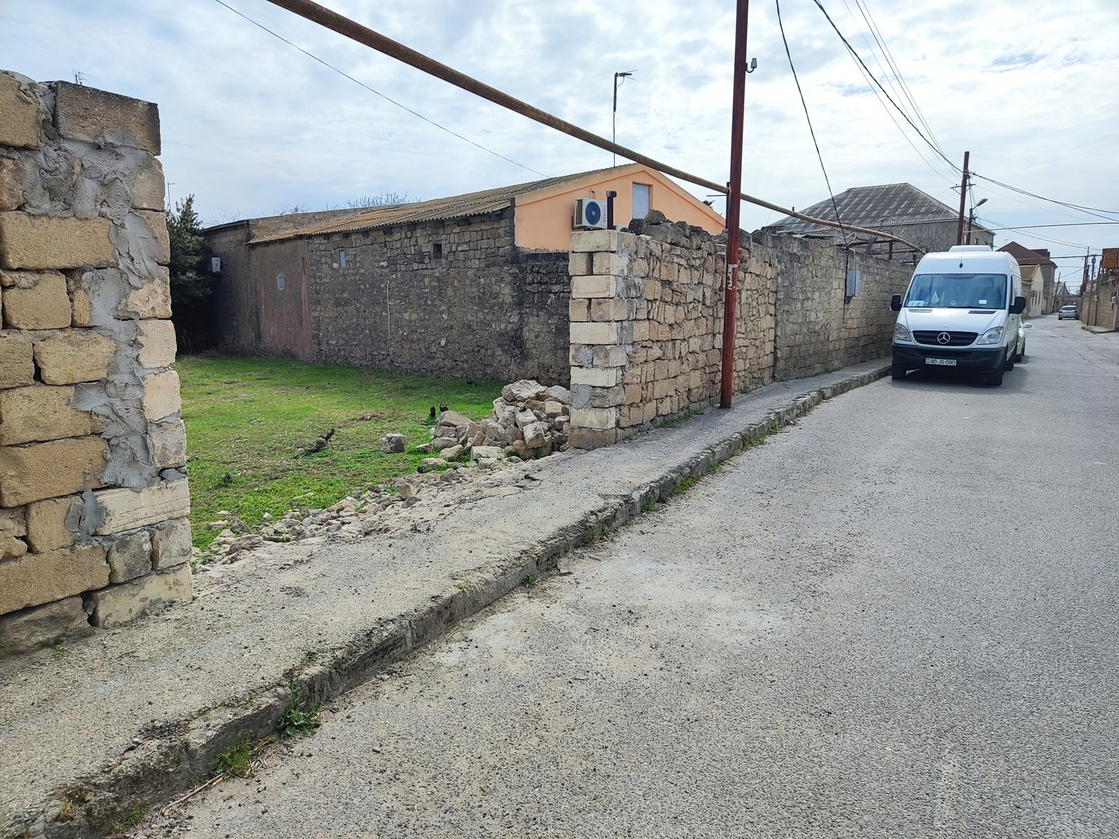 Torpaq satılır, Şüvəlan, Bakı