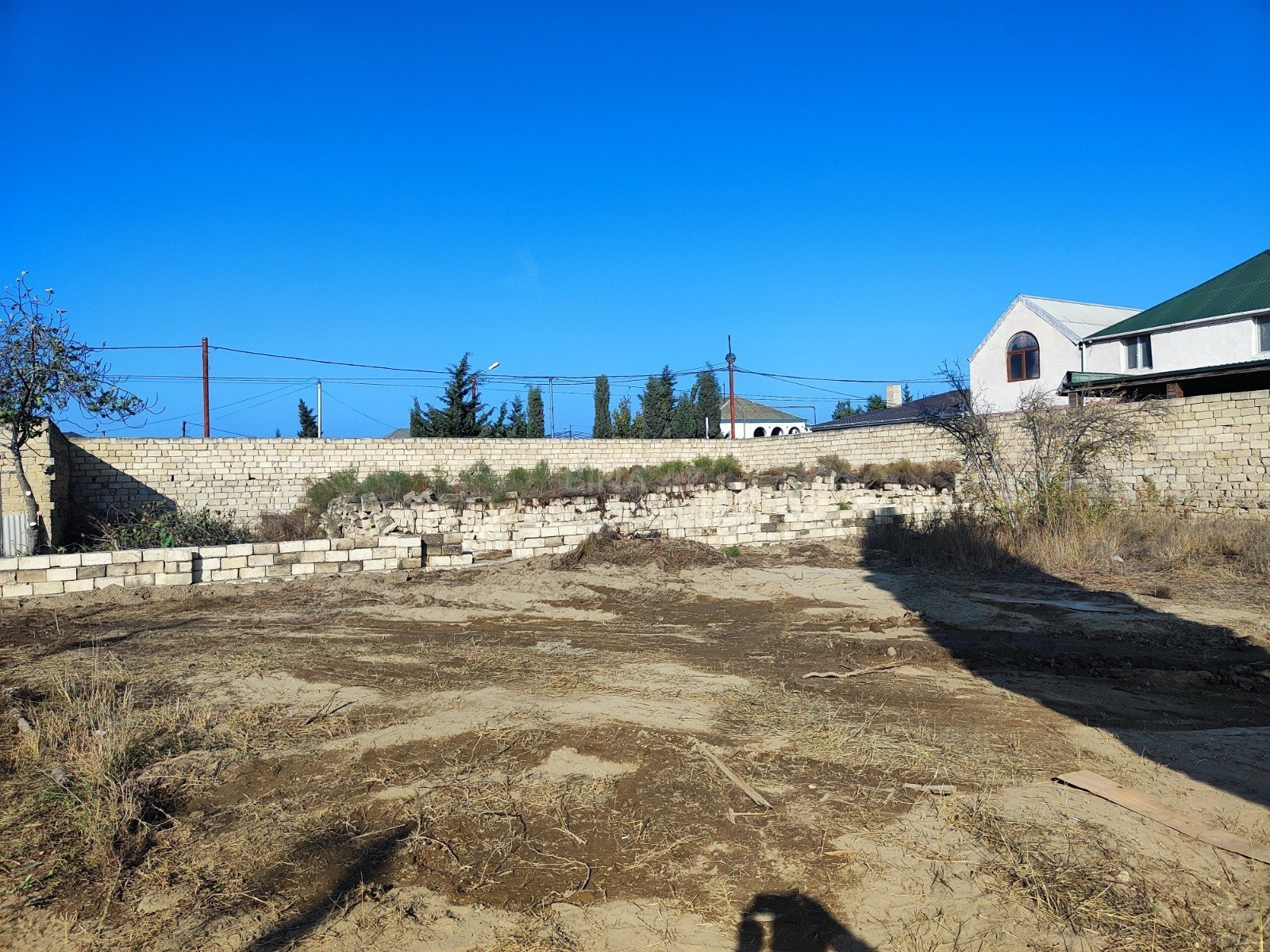 Torpaq satılır, Şüvəlan, Bakı