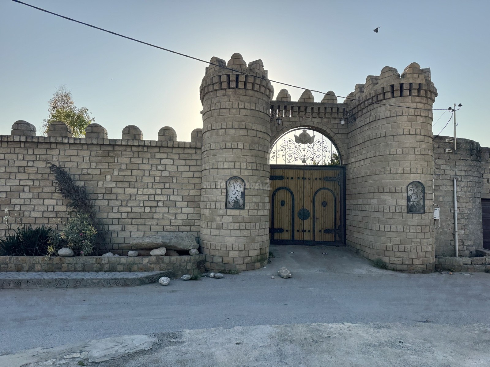 Torpaq satılır, Şağan, Bakı