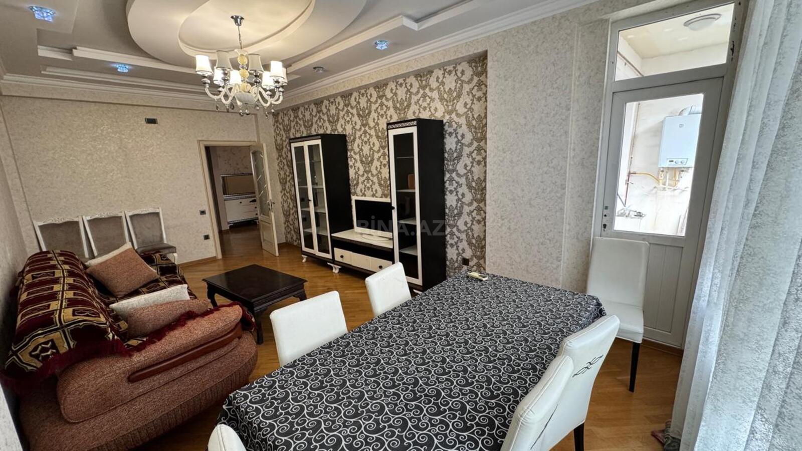 2 otaqlı mənzil günlük kirayə verilir, Bakı