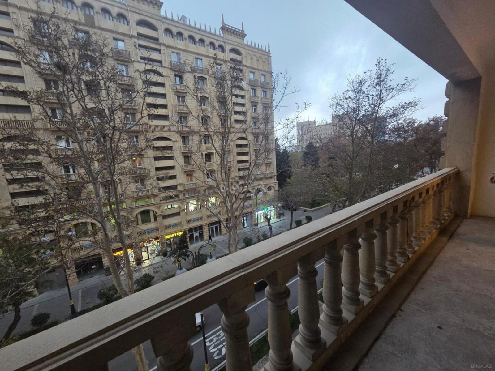 3 otaqlı mənzil kirayə verilir, Bakı