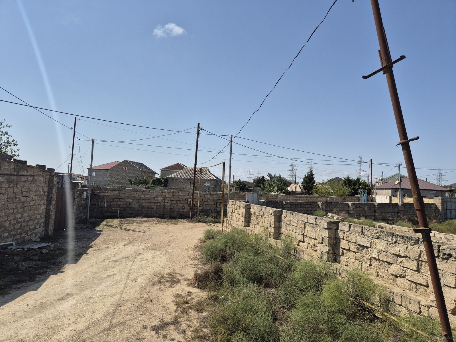 Torpaq satılır, Qala, Bakı
