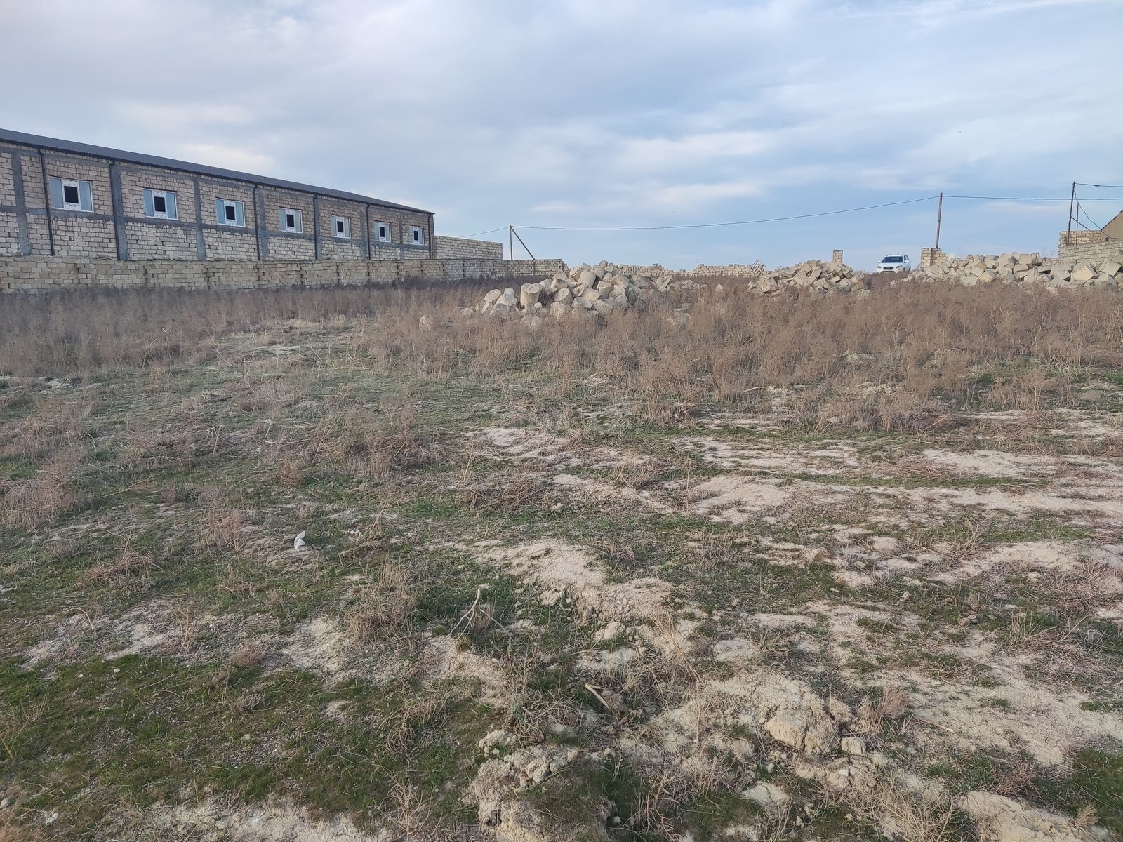 Torpaq satılır, Bakı