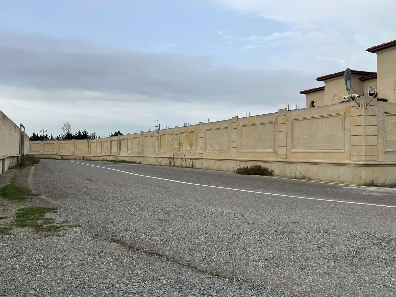 Torpaq satılır, Buzovna, Bakı