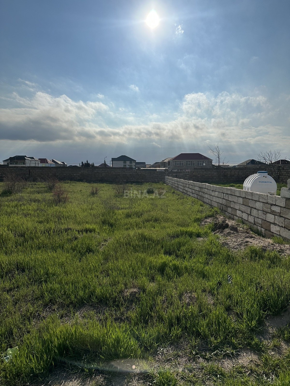 Torpaq satılır, Binə, Bakı
