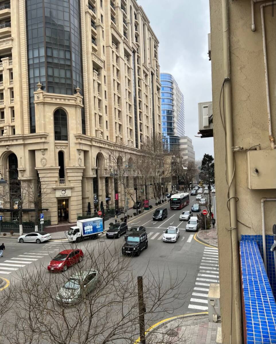 3-комн. квартира в аренду, 28 Мая, Баку