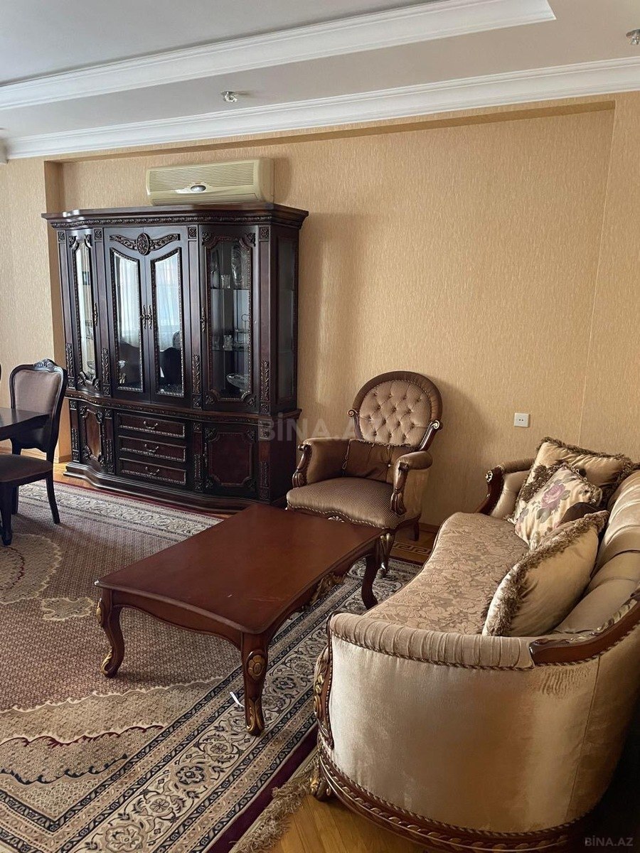 4-room apartment for rent, 28 May, Baku