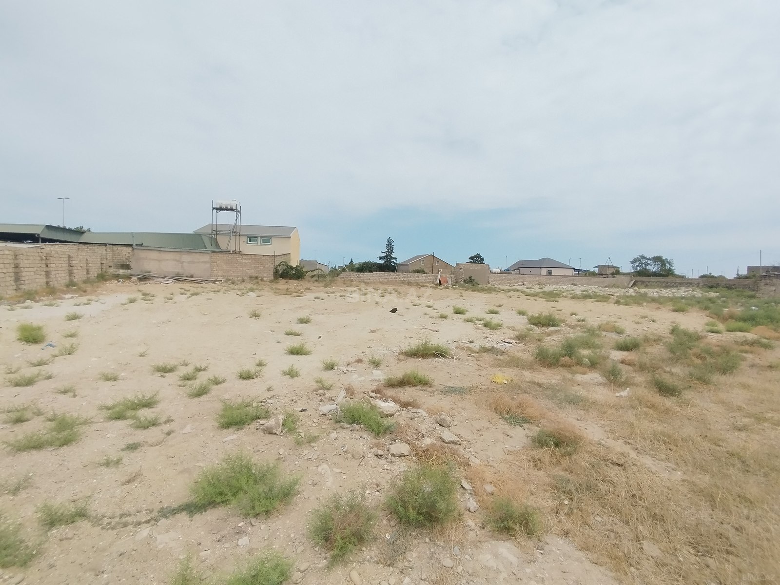 Torpaq satılır, Qala, Bakı