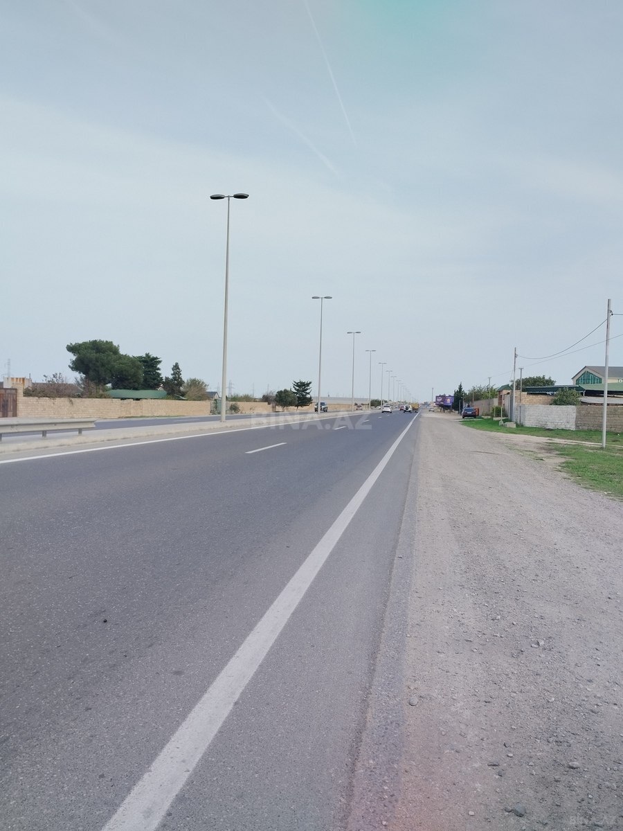 Torpaq satılır, Qala, Bakı