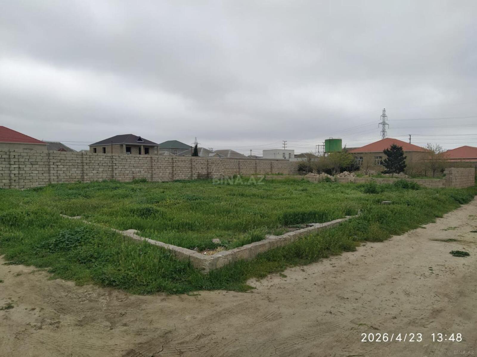 Torpaq satılır, Binə, Bakı