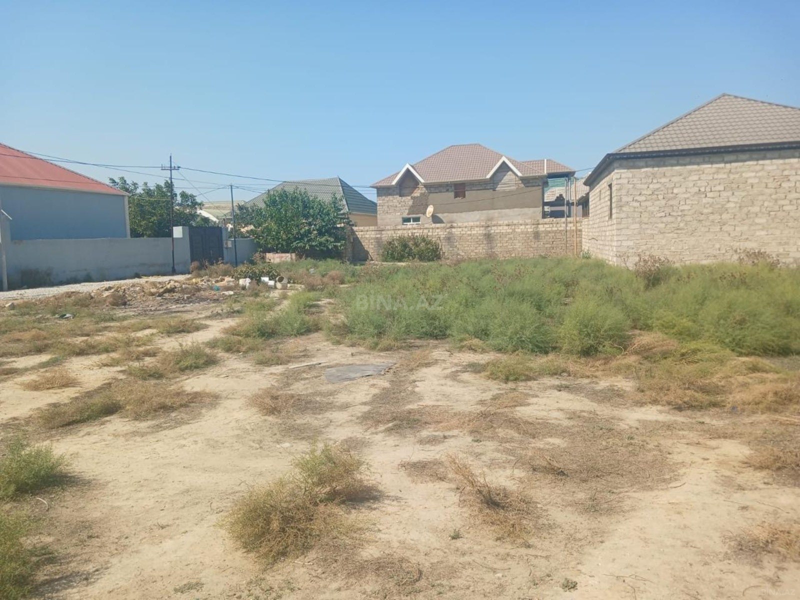 Torpaq satılır, Bakı