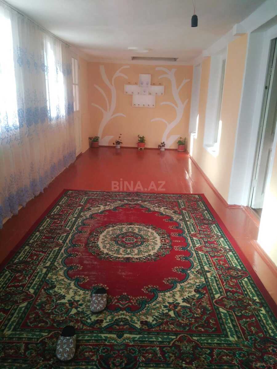 4 otaqlı həyət evi satılır, Şəki