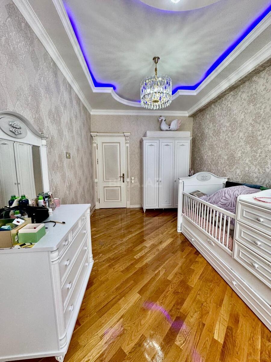3-комн. квартира на продажу, 8-й микрорайон, Баку