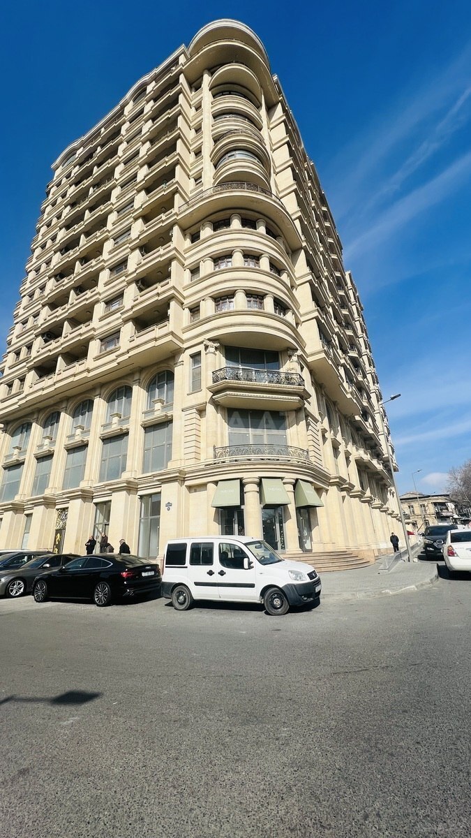 5 otaqlı, 219.0 m², Nizami