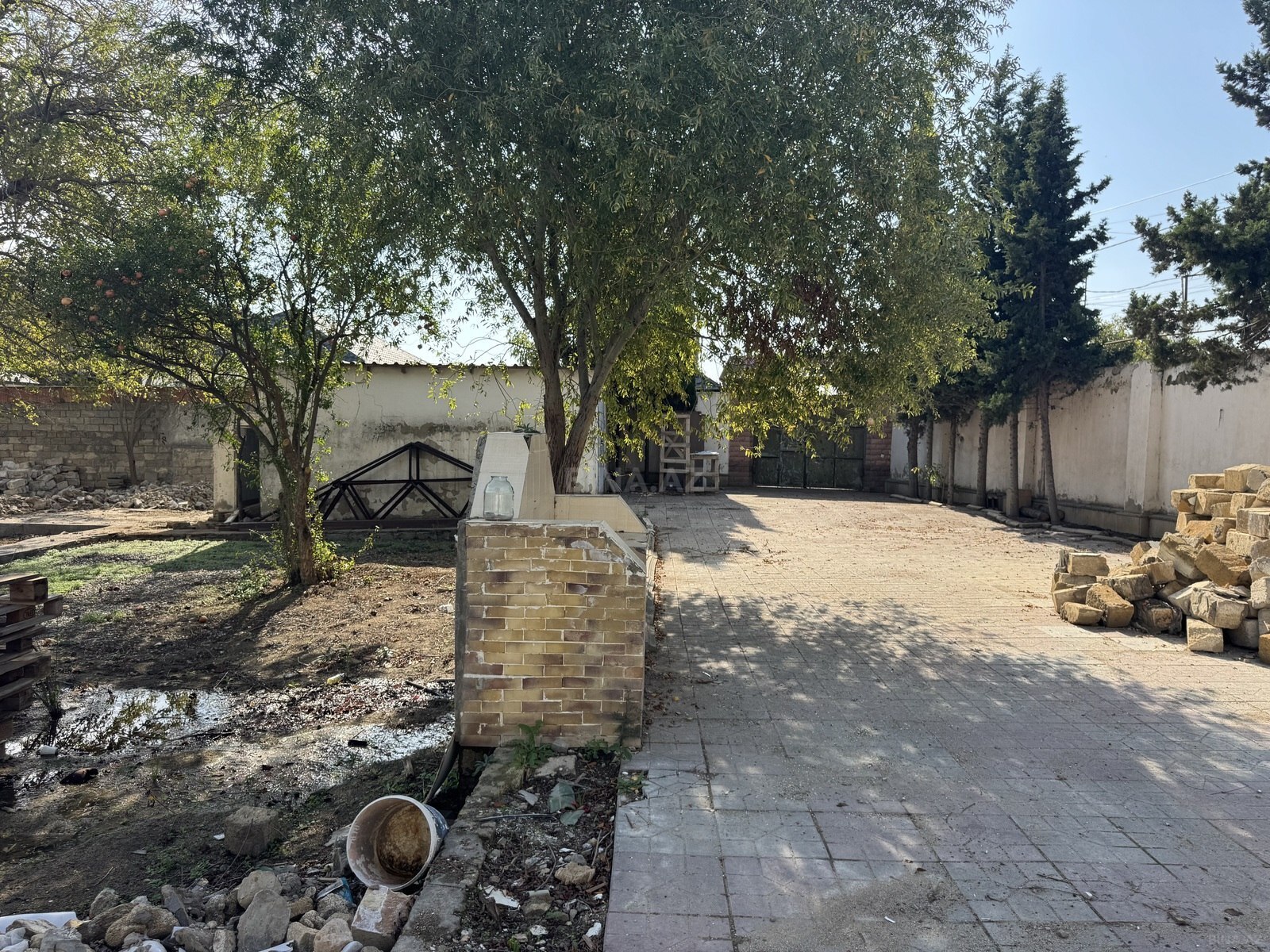 Torpaq satılır, Novxanı, Abşeron