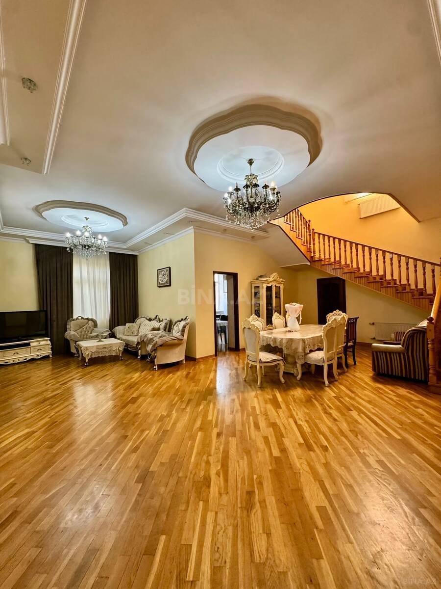 7 otaqlı, 300.0 m², Novxanı