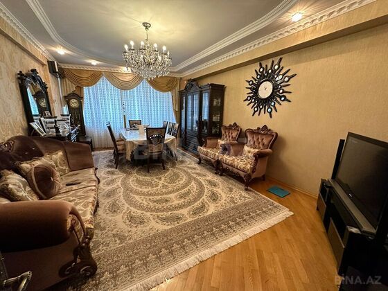 3 otaqlı Yeni tikili, Şah İsmayıl Xətai m., Bakı