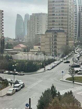 4 otaqlı Yeni tikili, Elmlər Akademiyası m., Bakı