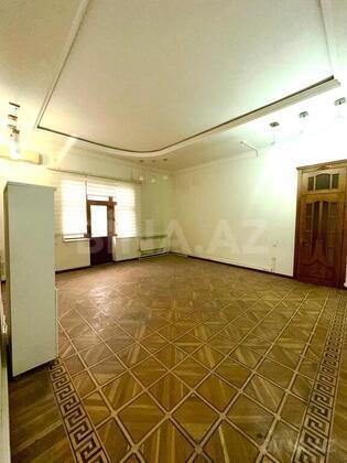 16 otaqlı Həyət evi/Bağ evi, Gənclik m., Bakı