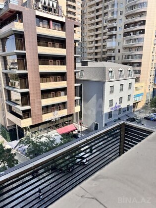 3 otaqlı Köhnə tikili, 28 May m., Bakı