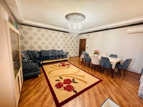 4 otaqlı Yeni tikili, Xalqlar Dostluğu m., Bakı
