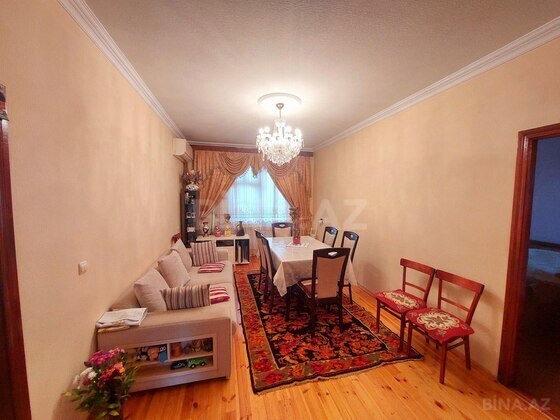 4 otaqlı Köhnə tikili, Azadlıq Prospekti m., Bakı