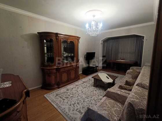 3 otaqlı Köhnə tikili, Bakıxanov q., Bakı