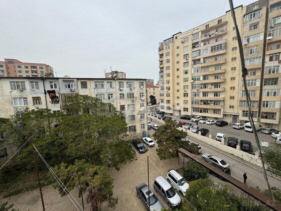 2 otaqlı Köhnə tikili, Memar Əcəmi m., Bakı