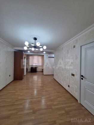 3 otaqlı Köhnə tikili, Elmlər Akademiyası m., Bakı
