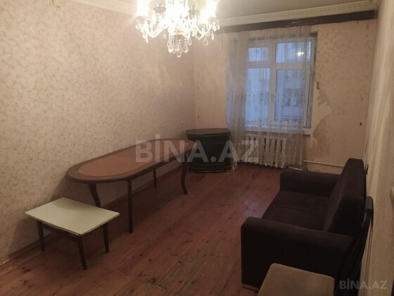3 otaqlı Köhnə tikili, Xalqlar Dostluğu m., Bakı