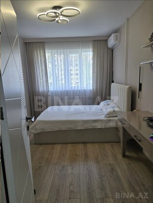 3 otaqlı Köhnə tikili, Həzi Aslanov m., Bakı