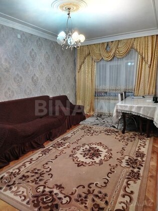 3 otaqlı Köhnə tikili, Xalqlar Dostluğu m., Bakı