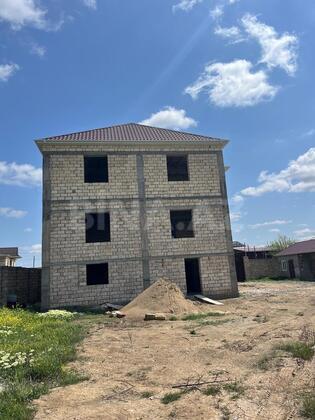 10 otaqlı Həyət evi/Bağ evi, Biləsuvar