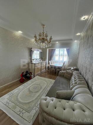 3 otaqlı Köhnə tikili, Xalqlar Dostluğu m., Bakı