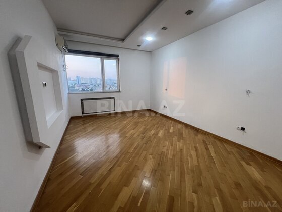 3 otaqlı Yeni tikili, Şah İsmayıl Xətai m., Bakı