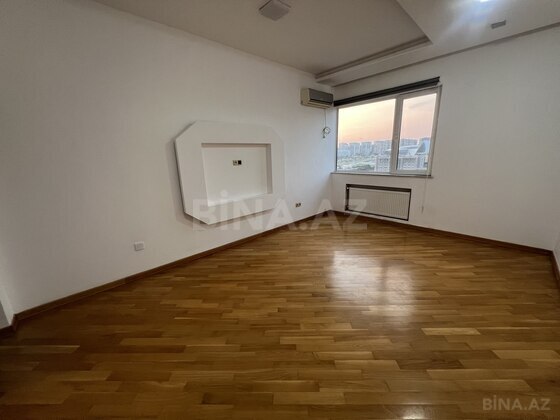 3 otaqlı Yeni tikili, Şah İsmayıl Xətai m., Bakı