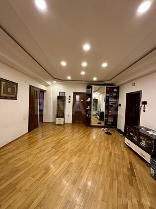 3 otaqlı, 163.0 m², Azadlıq Prospekti